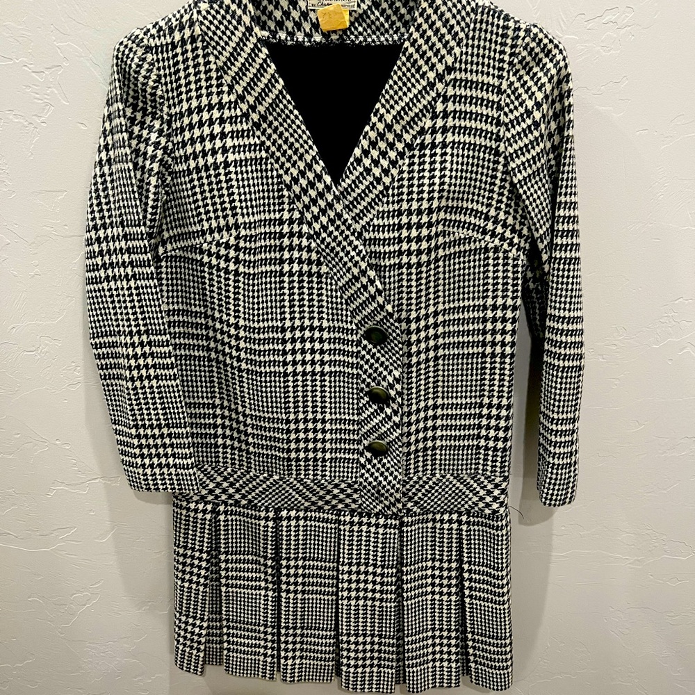 California Charmer Vintage Womens Black White Houndstooth Pleated Skirt Suit